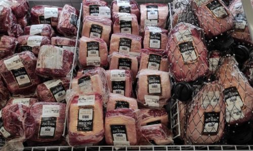 Cencosud lança marca própria de carnes e linha de acessórios para churrasco
